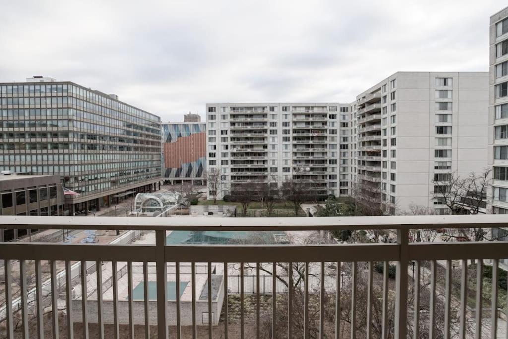 Elegant Apartment W Views At Crystal City Άρλινγκτον Εξωτερικό φωτογραφία