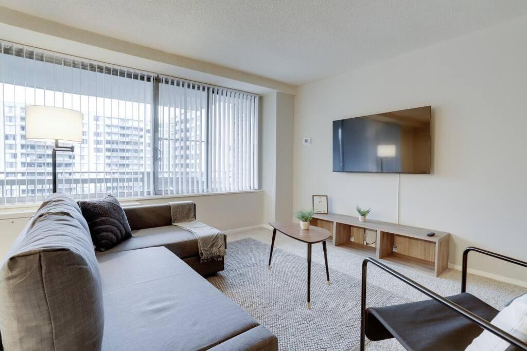 Elegant Apartment W Views At Crystal City Άρλινγκτον Εξωτερικό φωτογραφία